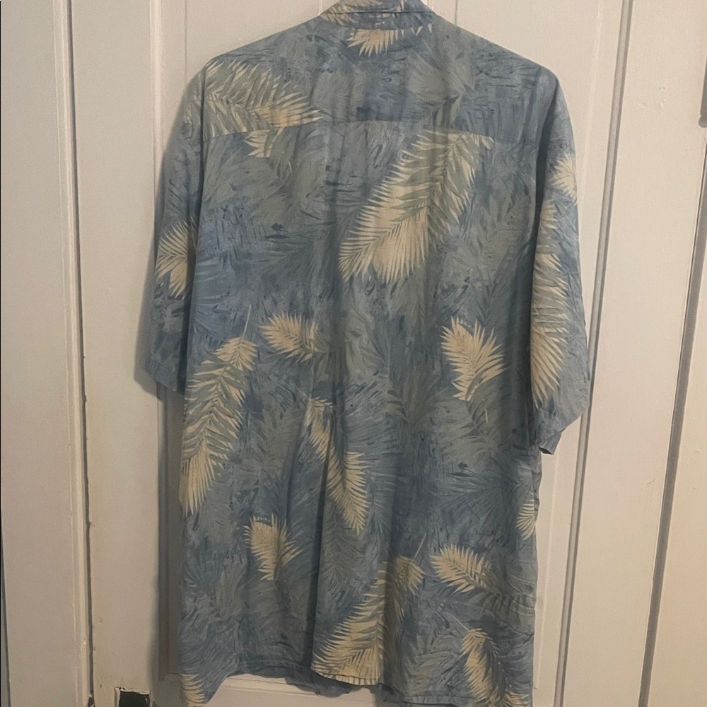 Tori Richard Blue and Cream Tropical Shirt - Picture 3 of 3